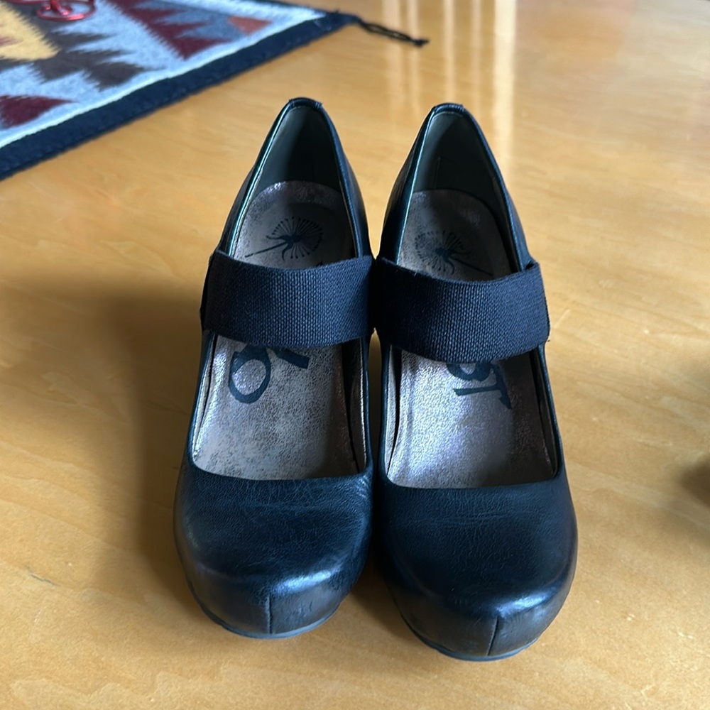 OTBT LEATHER WEDGES